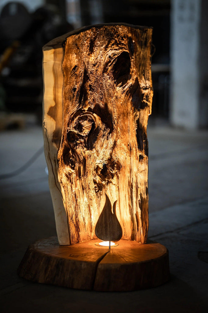 Stehlampe "Seelen Feuer"  Baumzeit Design - Online Shop für exklusive Massivholz- und Katzenmöbel