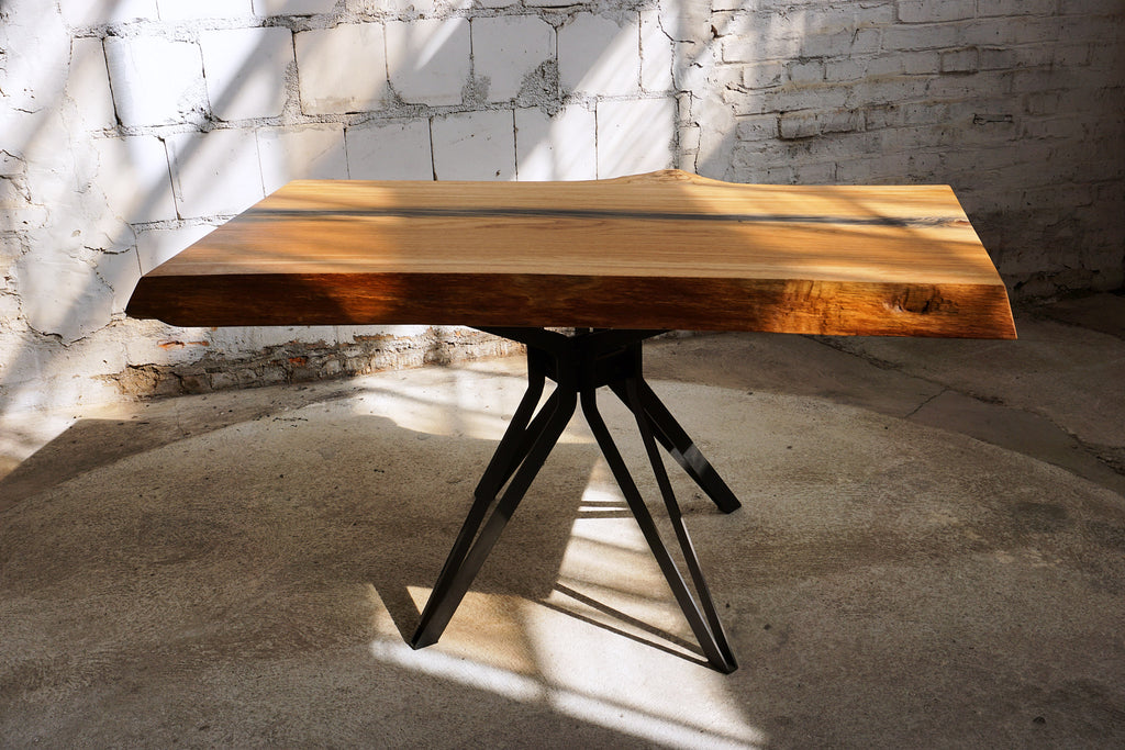 Esstisch aus Eiche Small Dining Table -1-  "Sedan1870"  Baumzeit Design