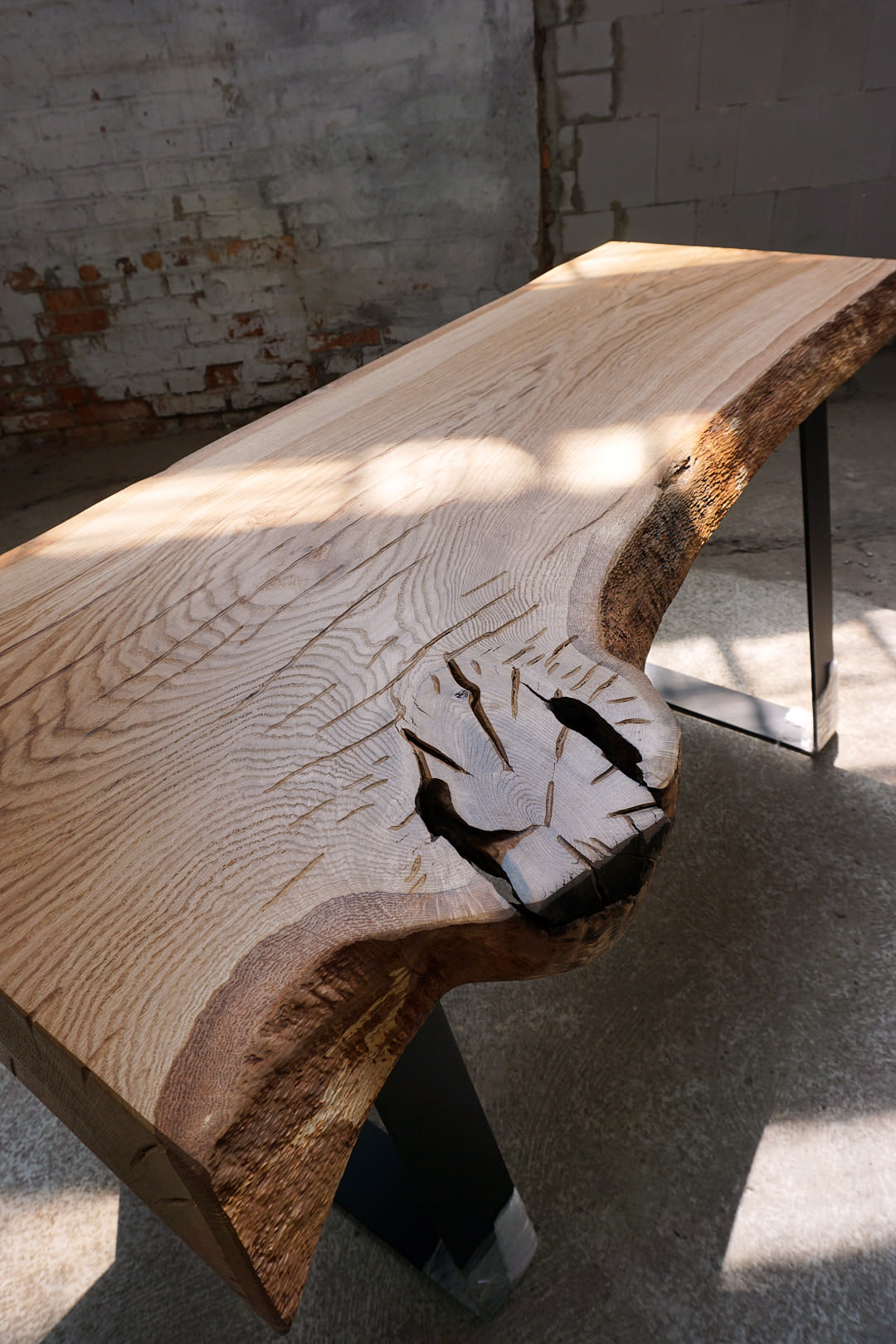 Schreibtisch aus Eiche- "Erfolgsrezept"  Baumzeit Design