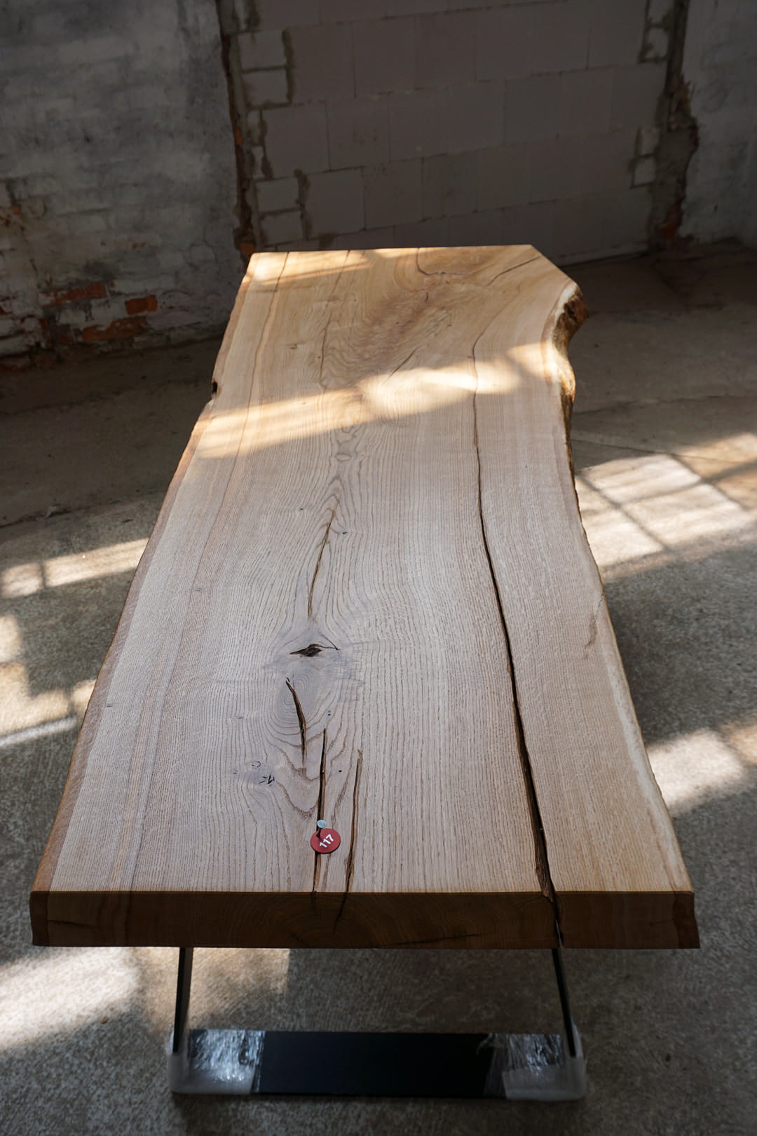 Massiver Schreibtisch aus Eiche- "Tatenreich"  Baumzeit Design