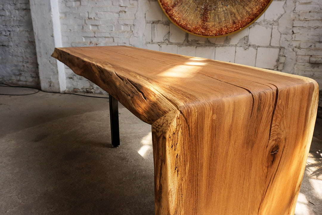 Sedan 1870 Tisch aus Steineiche mit umlaufender Kante  Baumzeit Design