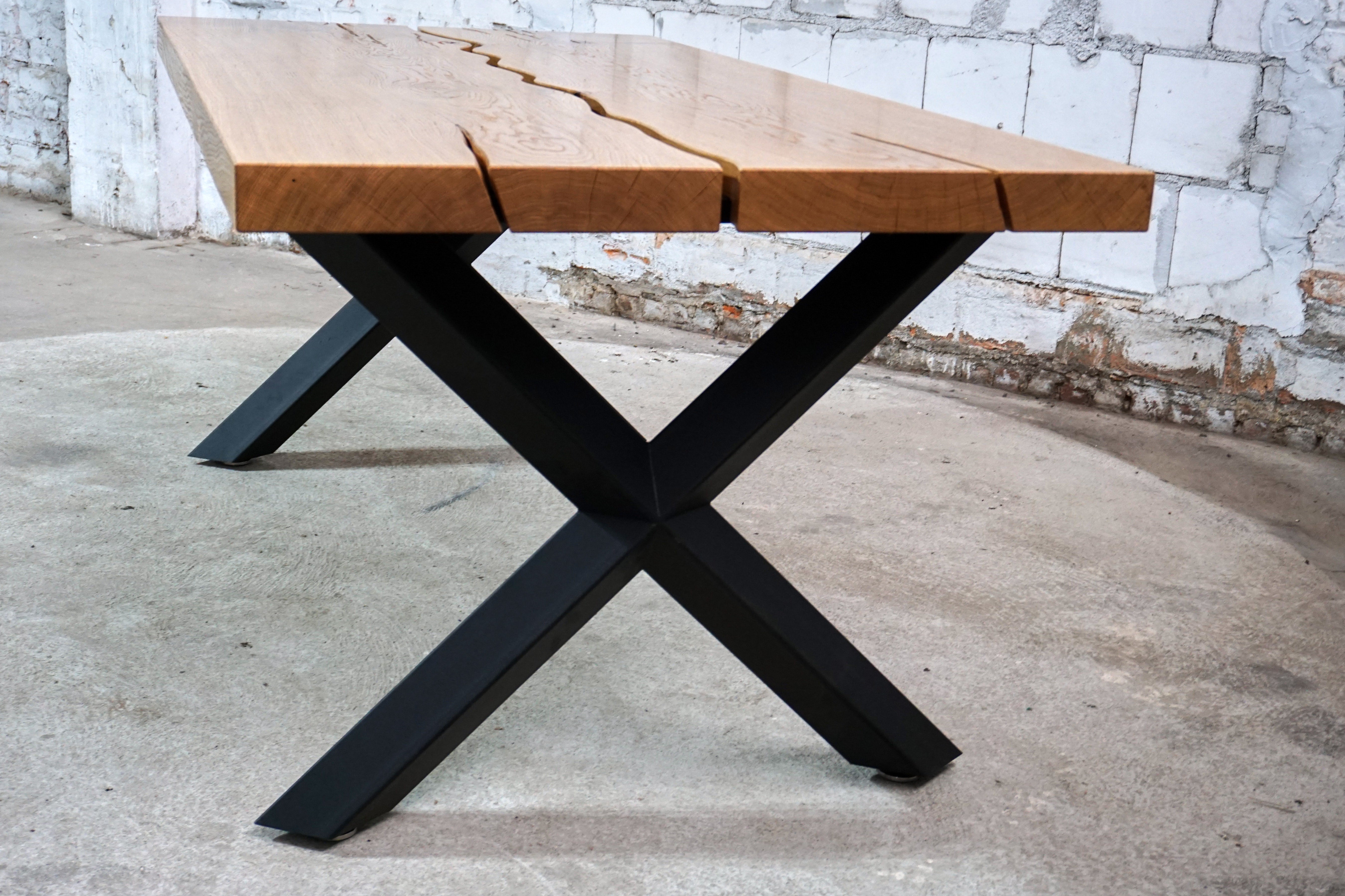 Esszimmertisch aus Eiche- "Bergbach"  Baumzeit Design